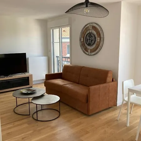 شقة Superb 45 M Quiet In With Parking سوراسْنْ